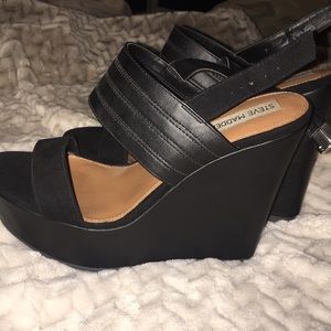 Steve Madden black wedges